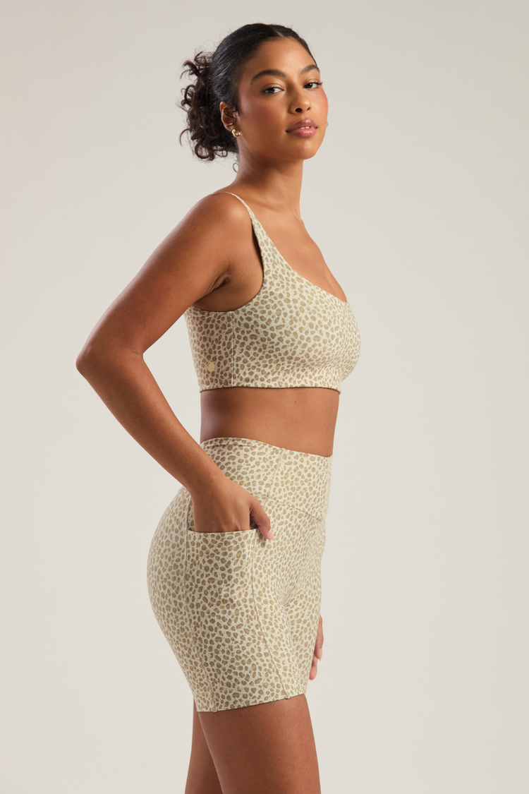 Open Era — BERMUDA CURTA ANIMAL PRINT CHEETAH